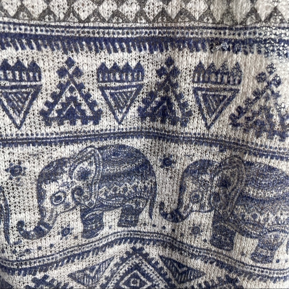 Aztec Elephant Racer Back Gray & Blue Graphic Tank Size Small - Picture 2 of 7
